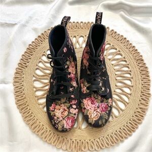 Dr Martens Shoreditch Floral Canvas Boots Women's Size 6
